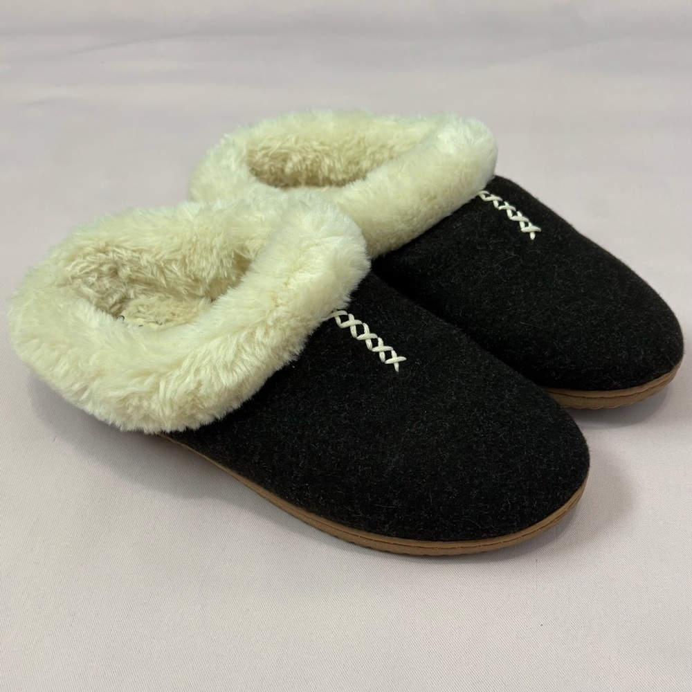 Woman's Wool Blend Black Slippers Memory Foam Soles, Large (9-10)